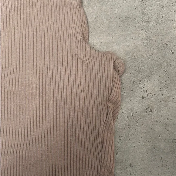 Chain Strap Ribbed Tan Crop Top - Picture 2 of 4